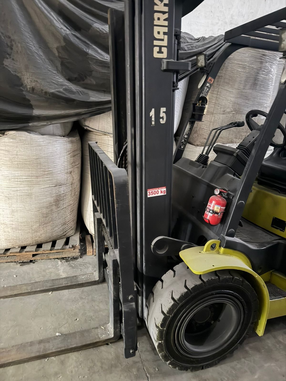 Empilhadeira Clark triplex para 3.5 ton — foto 4