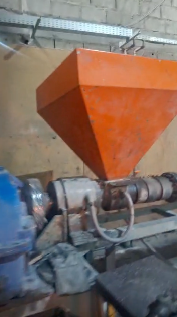 Extrusora 100mm Com Motor de 60cv — foto 1