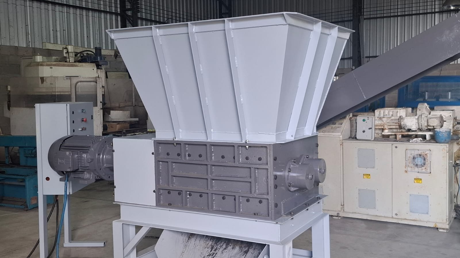 Triturador Tipo Shredder 800mm — foto 3