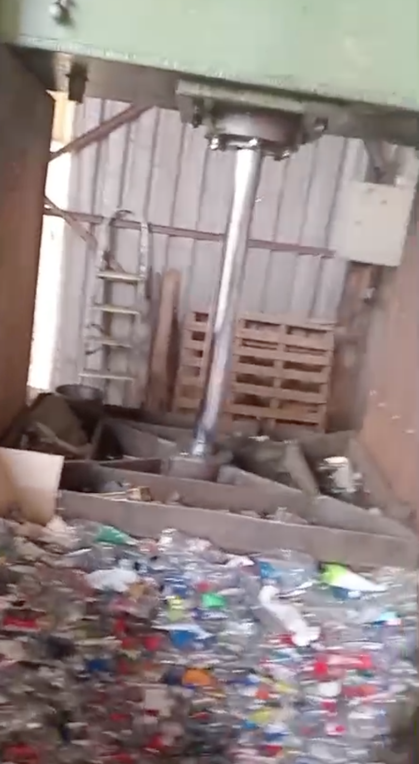 Prensa Para Fardo de PET 150 Kg e Papelão de 300 Kg — foto 2