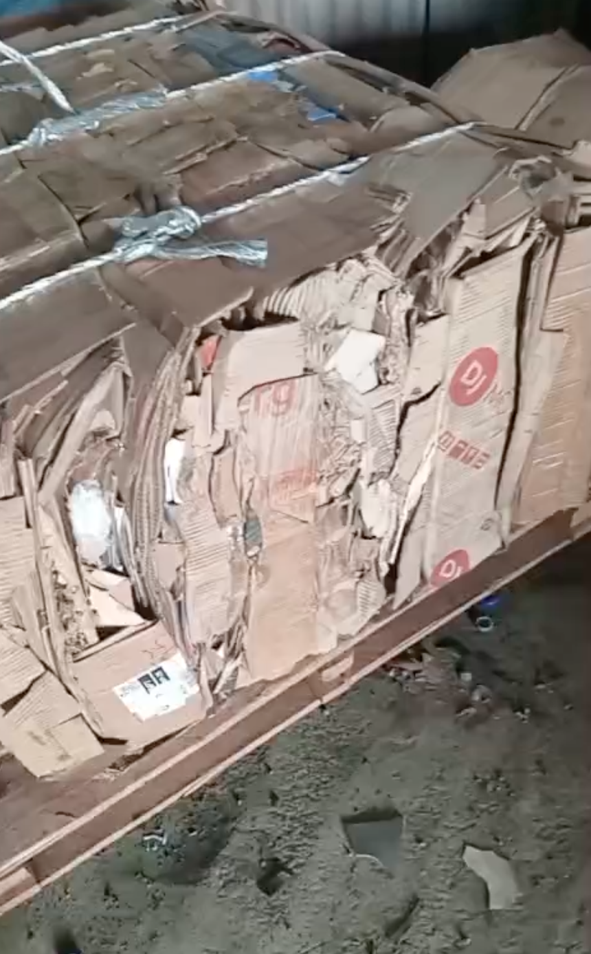 Prensa Para Fardo de PET 150 Kg e Papelão de 300 Kg — foto 5