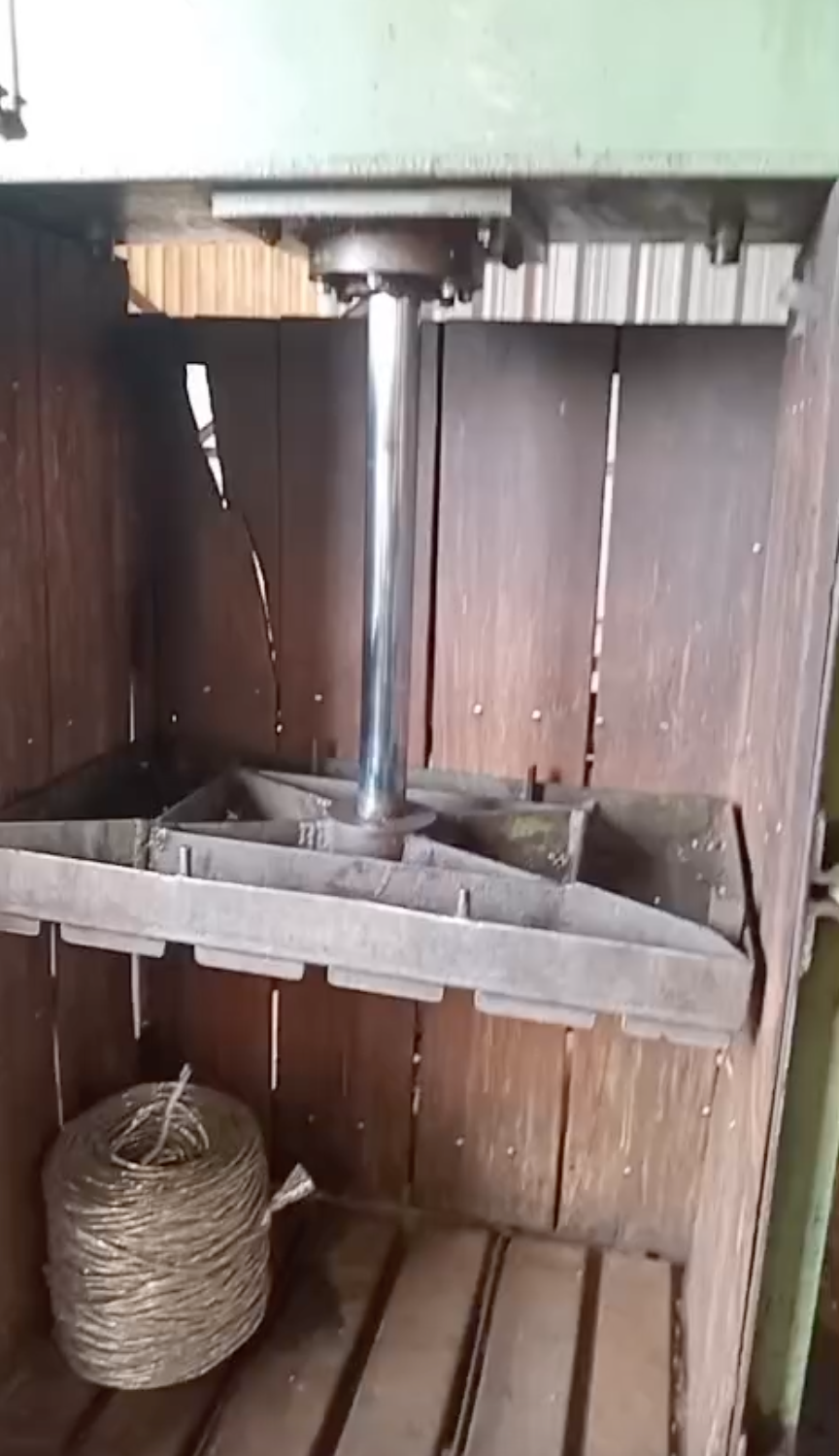 Prensa Para Fardo de PET 150 Kg e Papelão de 300 Kg — foto 6