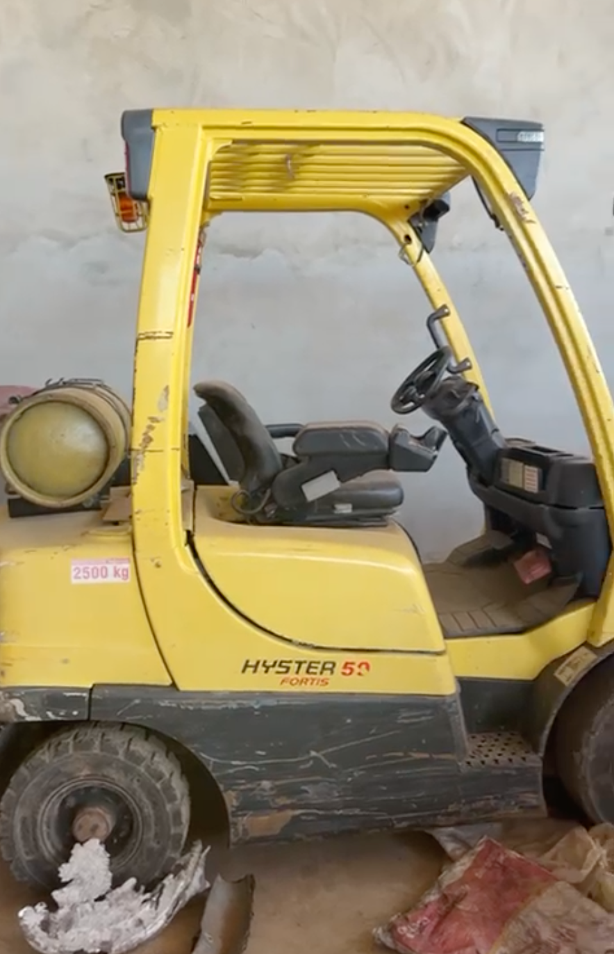 Empilhadeira 2.500 Ton. Á Gás - Marca Hyster — foto 2