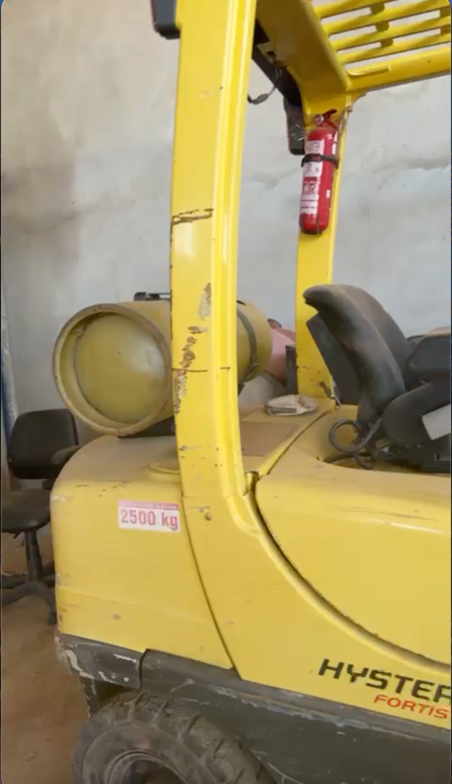 Empilhadeira 2.500 Ton. Á Gás  - Marca Hyster — foto 4