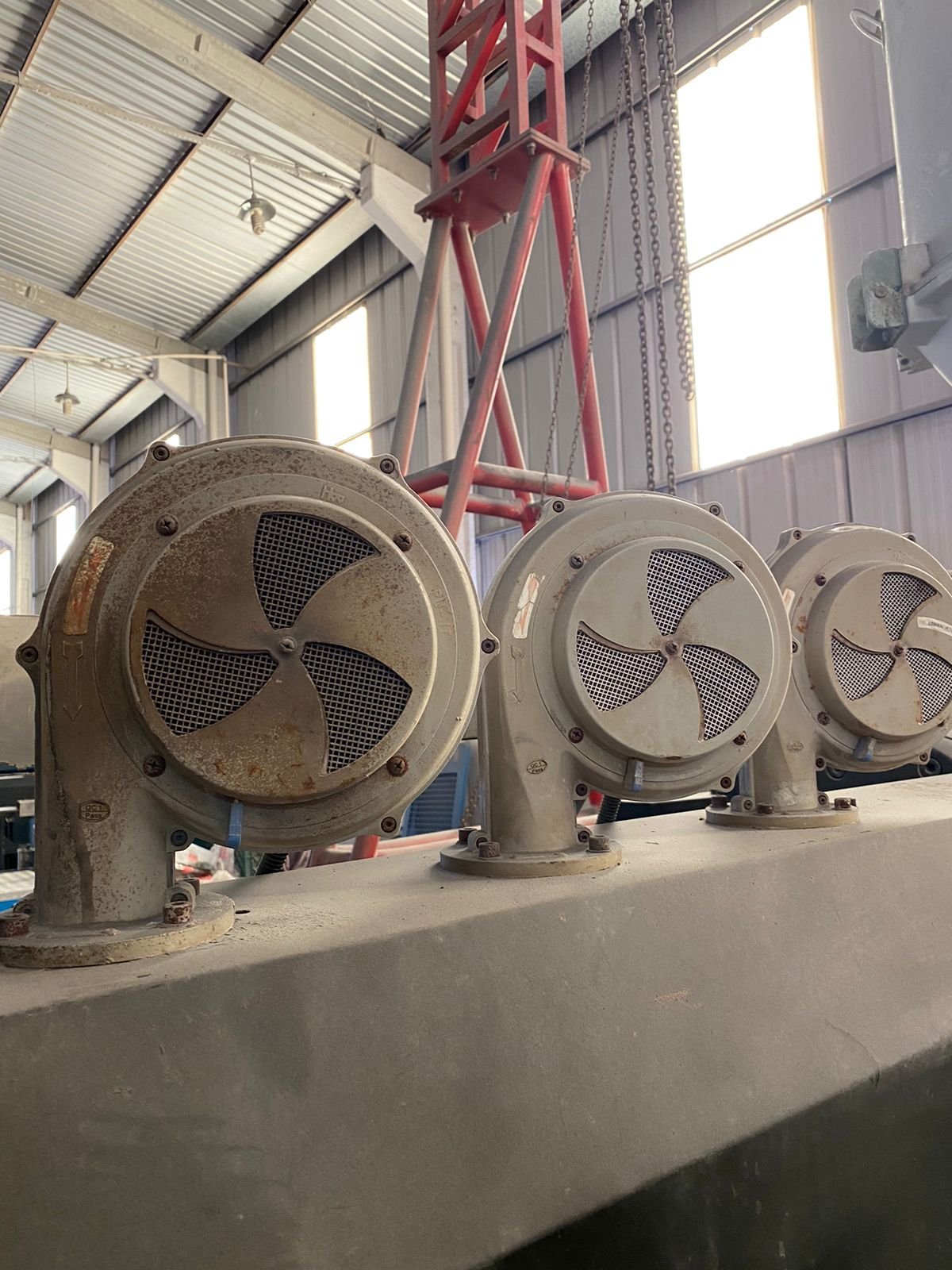 Injetora PTX 570 Ton Injeta Peças Grandes de PVC — foto 2