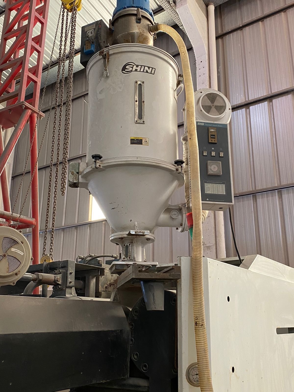 Injetora PTX 570 Ton Injeta Peças Grandes de PVC — foto 4