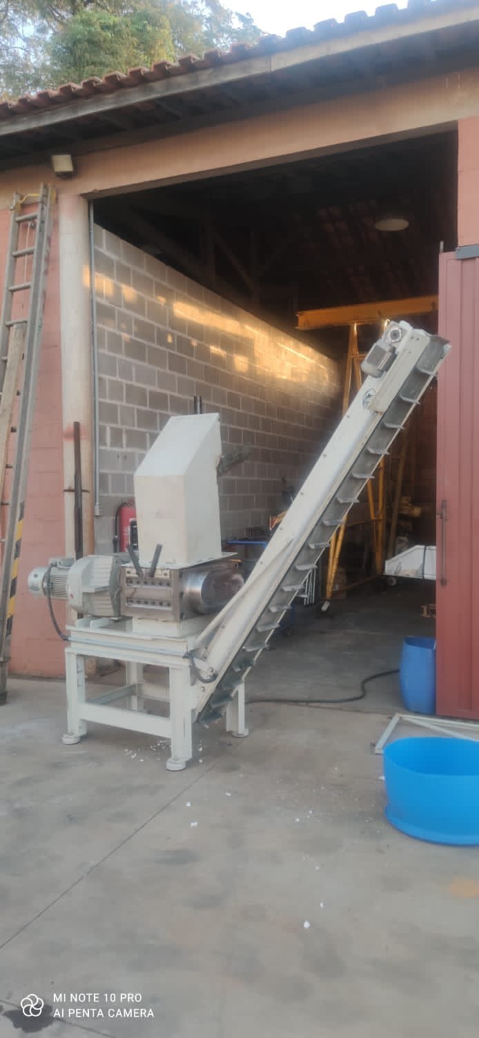 Triturador Tipo Shredder 300mm Motor De 7,5 CV — foto 1